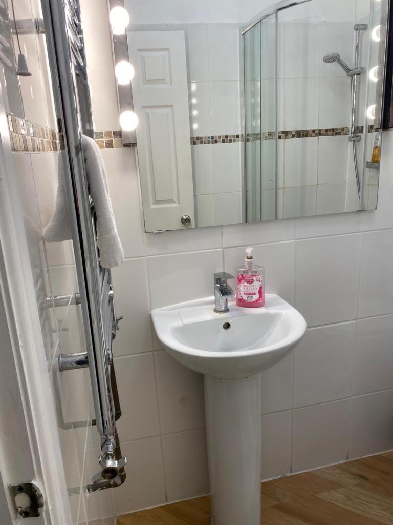 דירות לונדון Aldgate Flats מראה חיצוני תמונה
